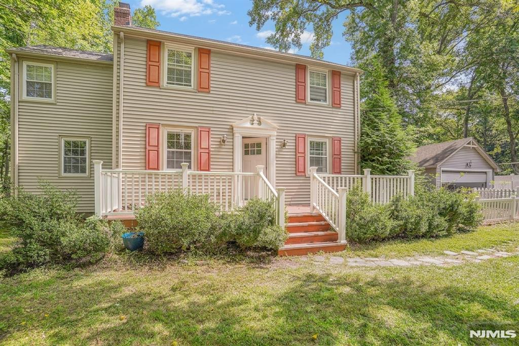 51 Julia Street — photo