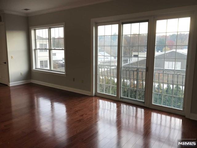 2303 The Plaza 2303 — photo
