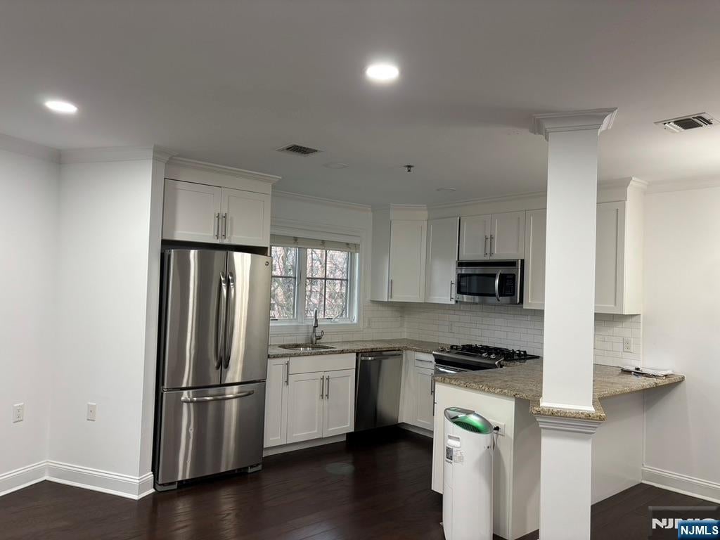 200 Laird Avenue 107 — photo