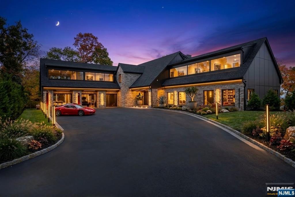 8 Flintlock Court — photo