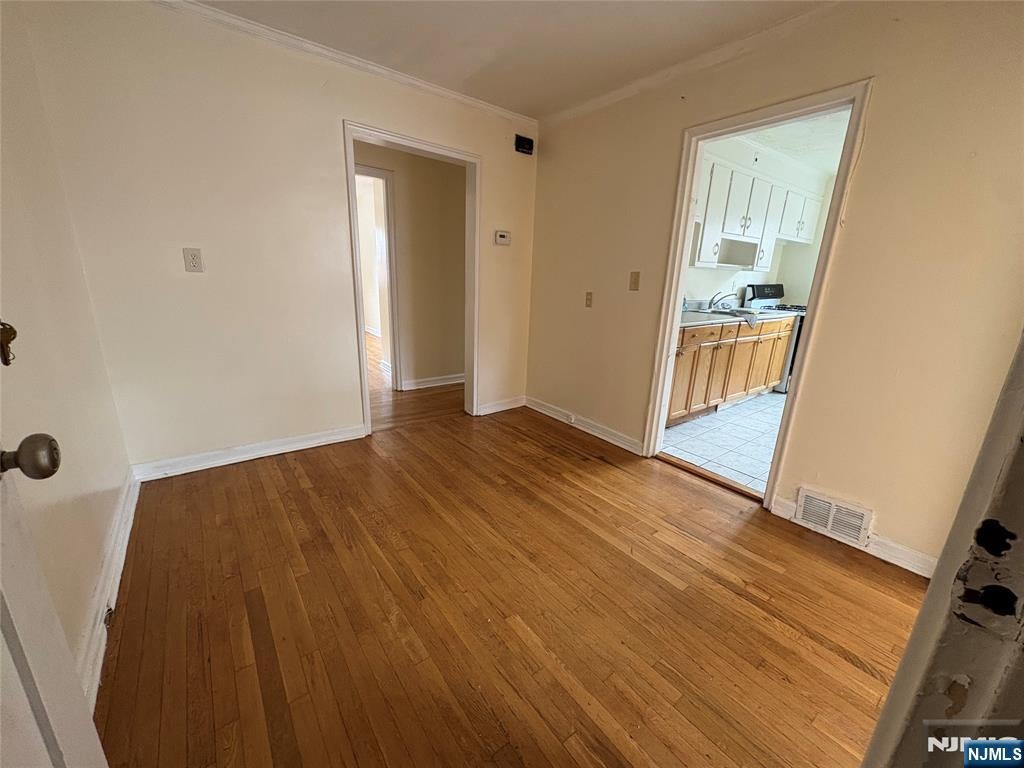 138 Midland Place Second Floor — photo