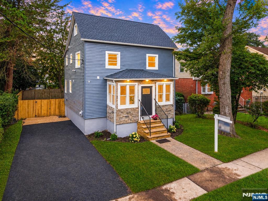 152 Washington Place — photo