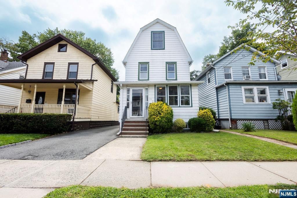 24 Maolis Avenue — photo