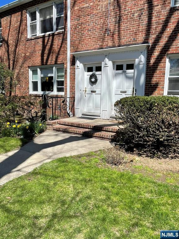 151 E Palisade Avenue C2 — photo