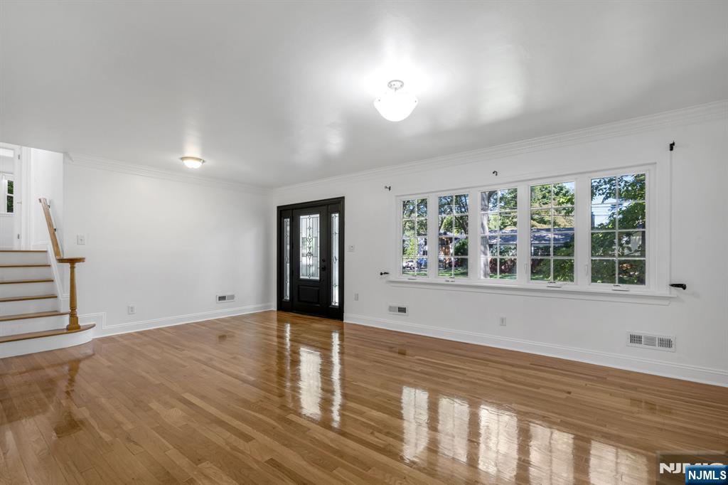 144 Seneca Court, Paramus, NJ 07652 — photo 2