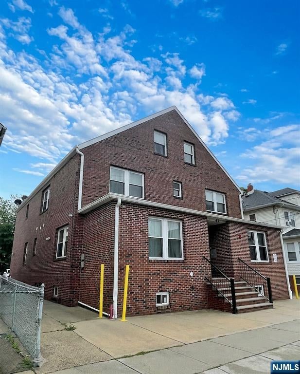 47 Campbell Avenue 1L — photo