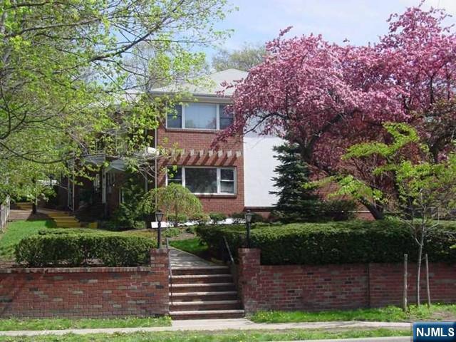 431 Grand Avenue 11 — photo
