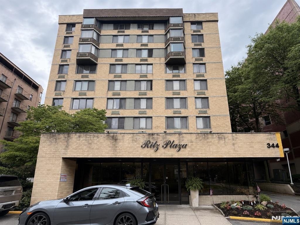 344 Prospect Avenue 4H — photo