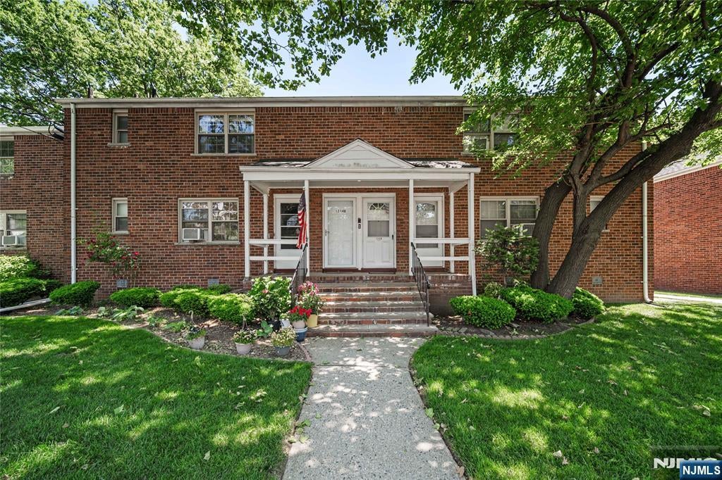 1244 Inwood Terrace B — photo