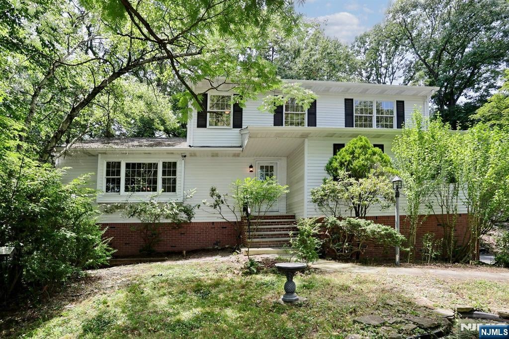 33 Hillside Avenue — photo