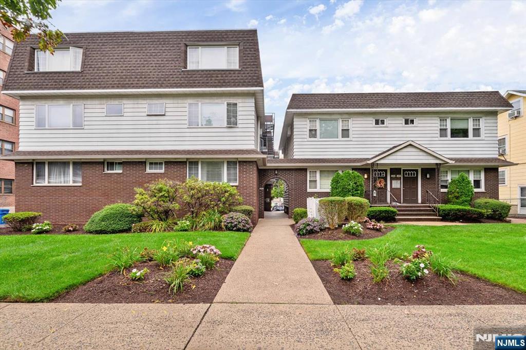 101 Orient Way 2D1 — photo