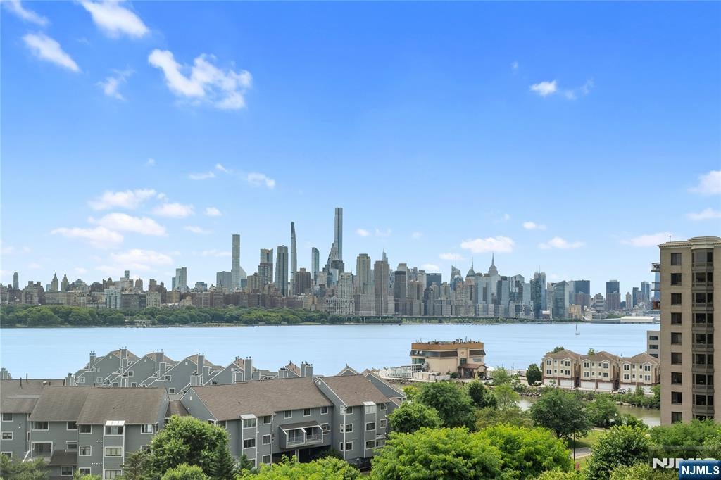 8100 River Road 908 — photo