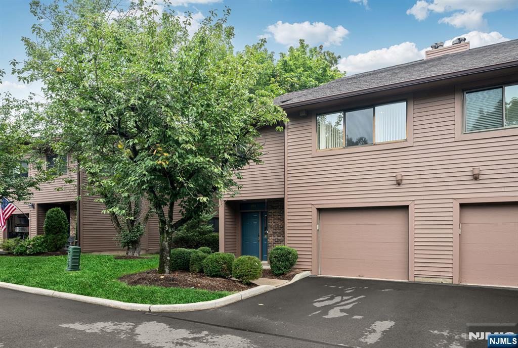 191 Yorktowne Court — photo