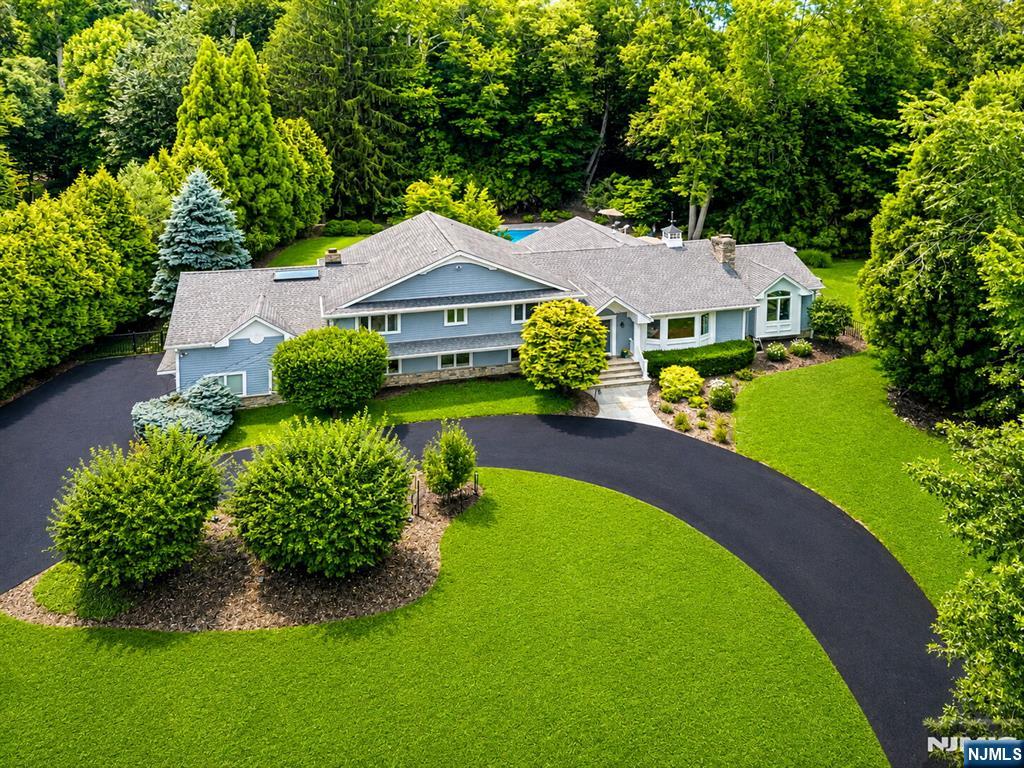 9 Pinehill Drive — photo