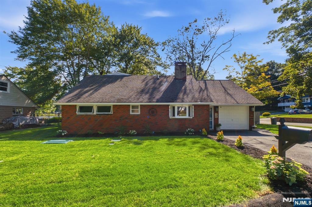49 Oslo Drive — photo