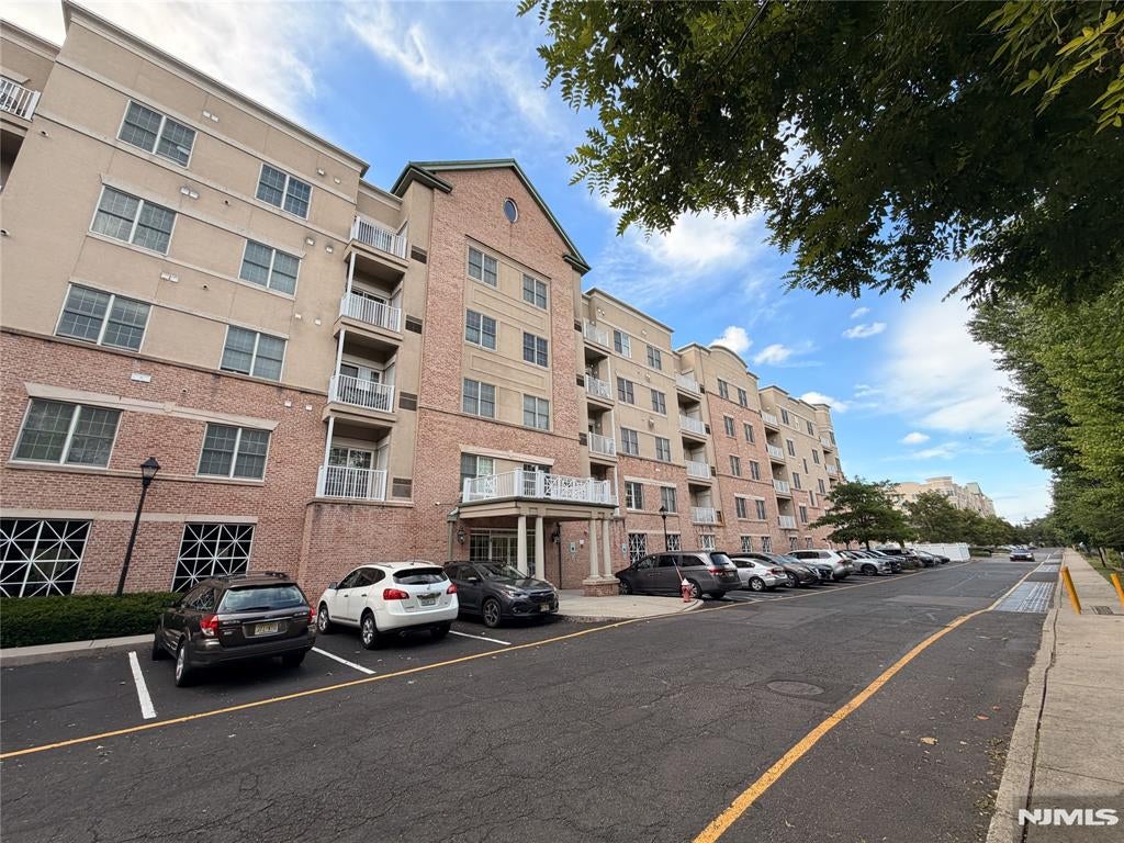 2113 Windsor Park Court #113 — photo
