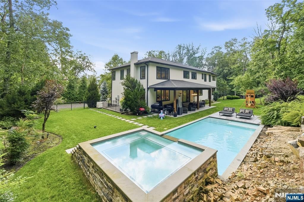 55 Kennedy Drive — photo