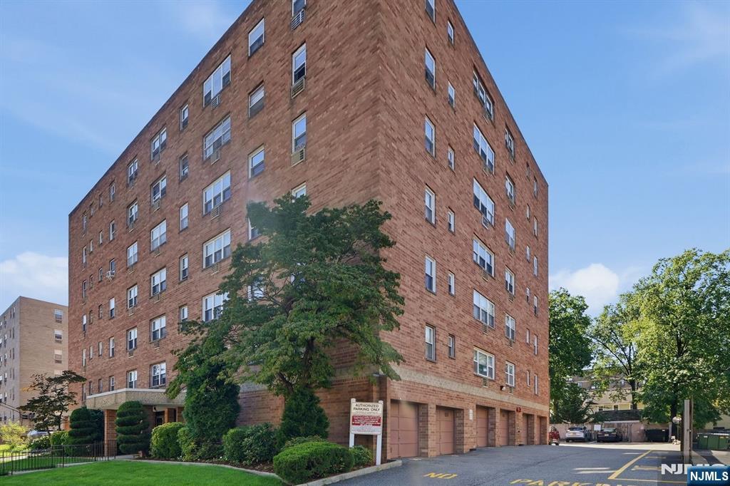25 Jefferson Street 6D — photo