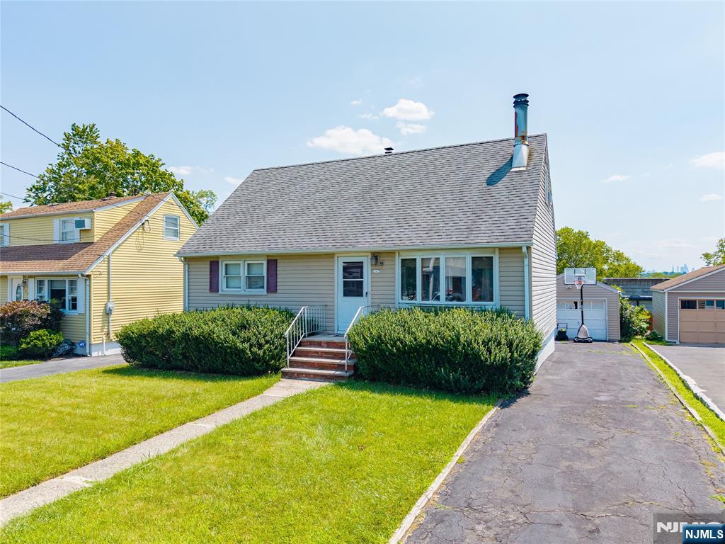 110 Patricia Place — photo