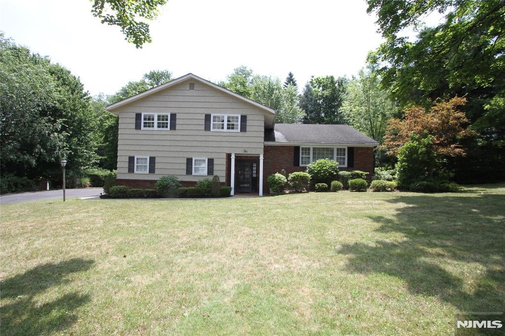 10 Bayberry Drive — photo