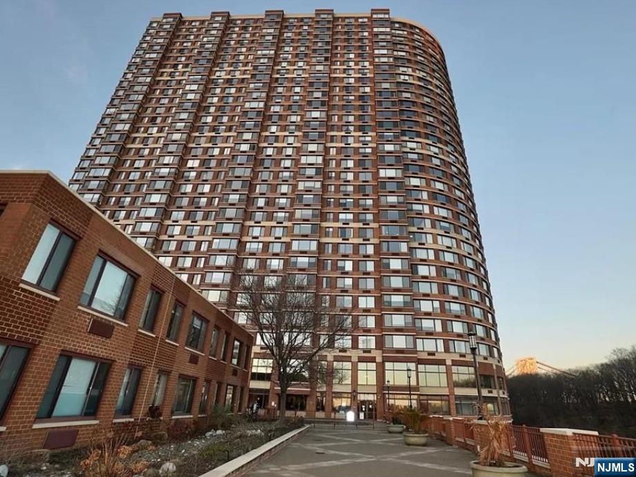 100 Old Palisade Road 3916 — photo