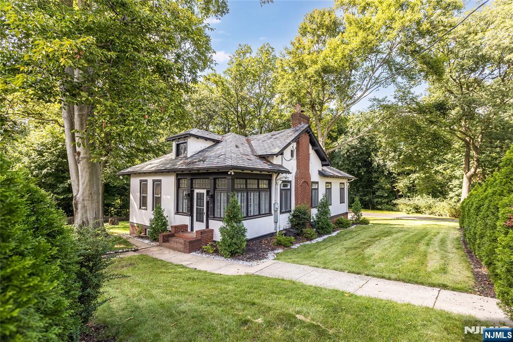 37 Forest Drive — photo