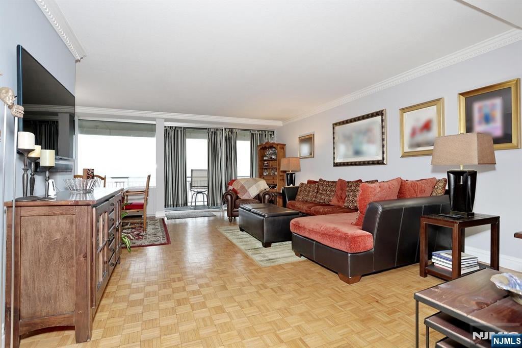 4 Horizon Road 815 — photo