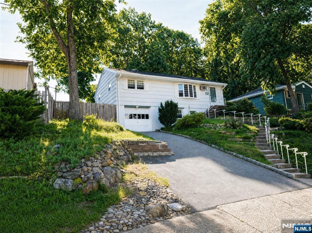 50 Knolls Road — photo