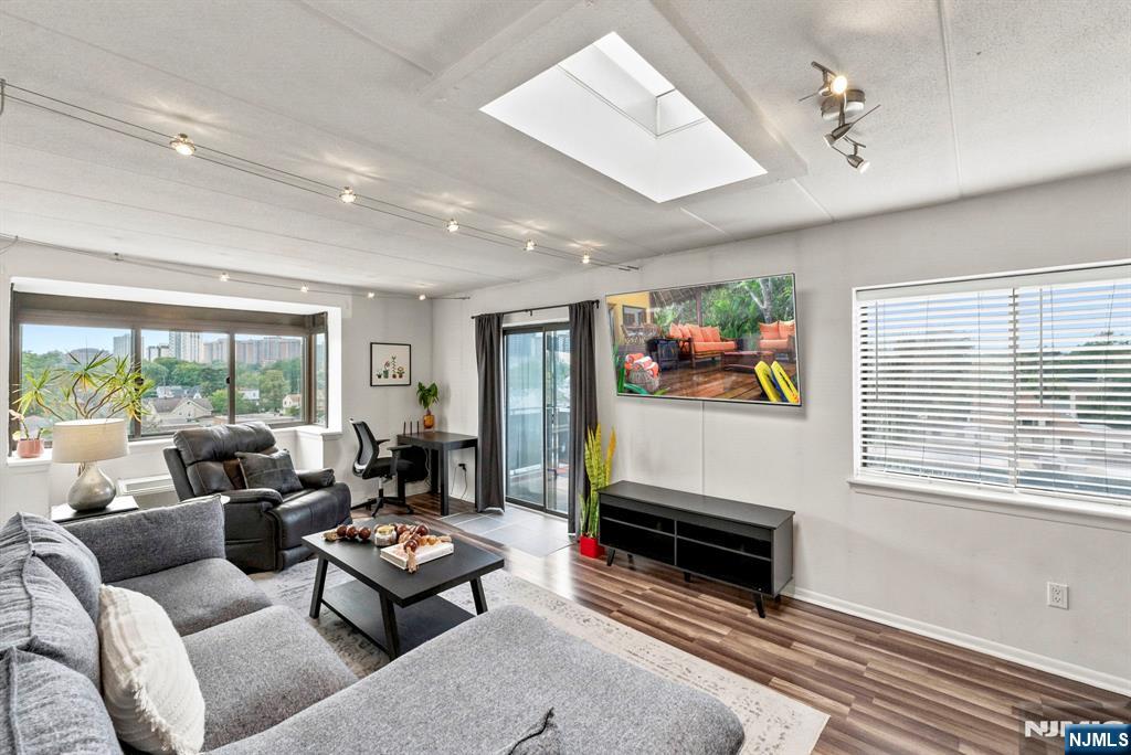 5 Linden Street 6G — photo