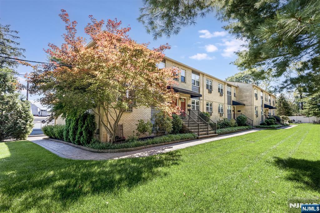 7 Van Vleck — photo