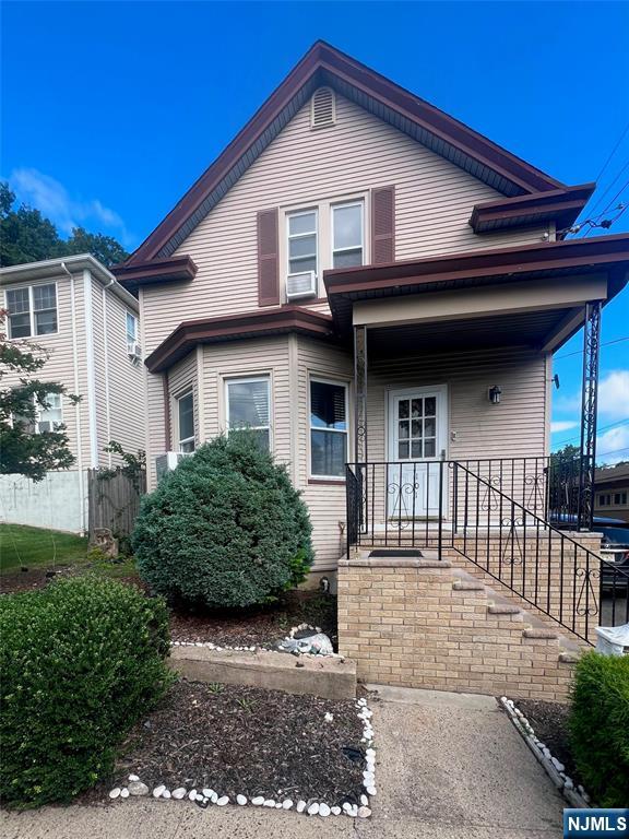 101 Tilt Street — photo