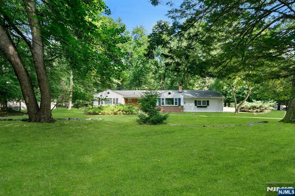 15 Pinehill Drive — photo