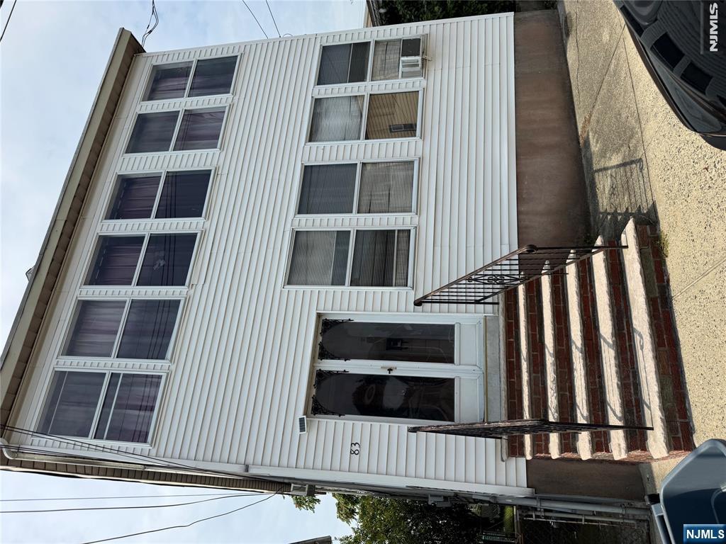 83 Ray Street — photo