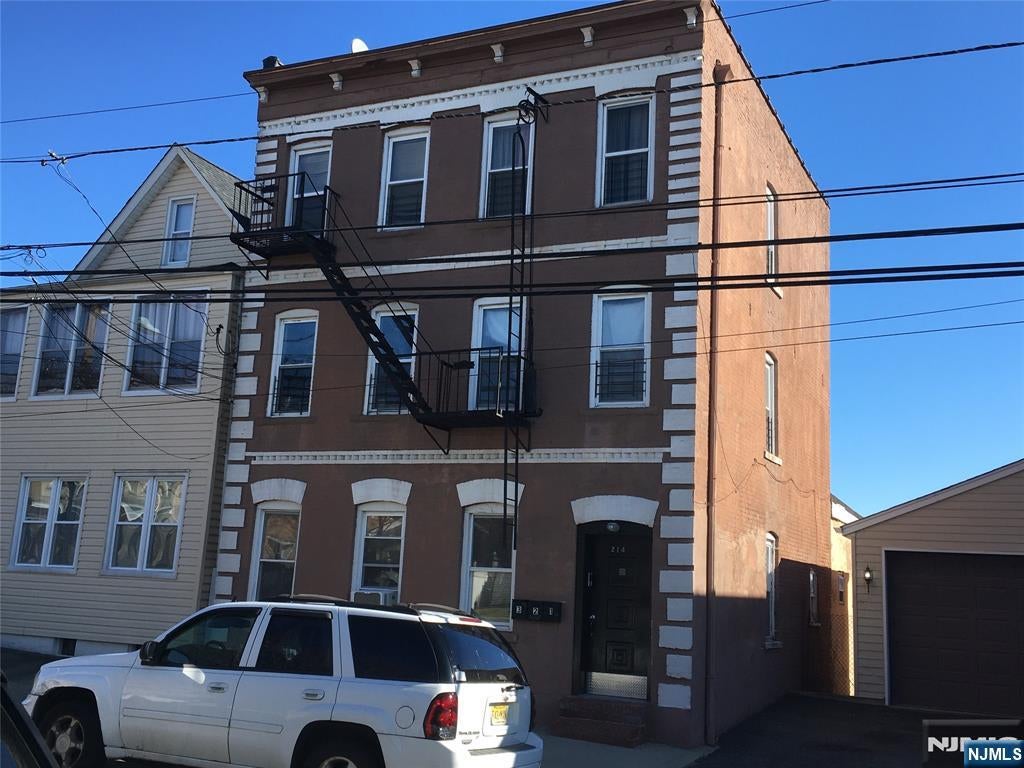 214 Farnham Avenue 1 — photo