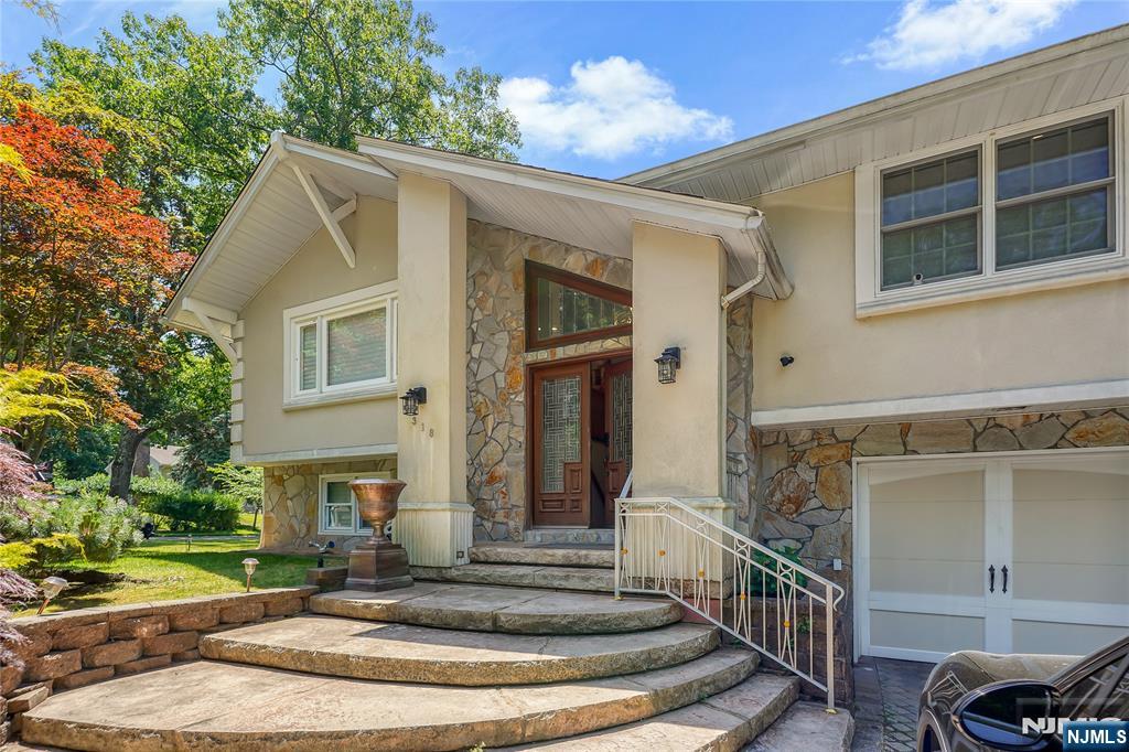 318 Briarcliff Lane — photo