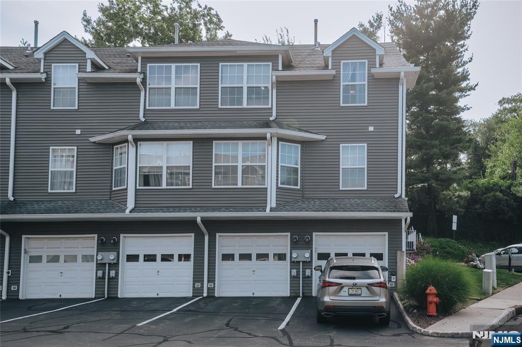 20 S Midland Avenue I2 — photo
