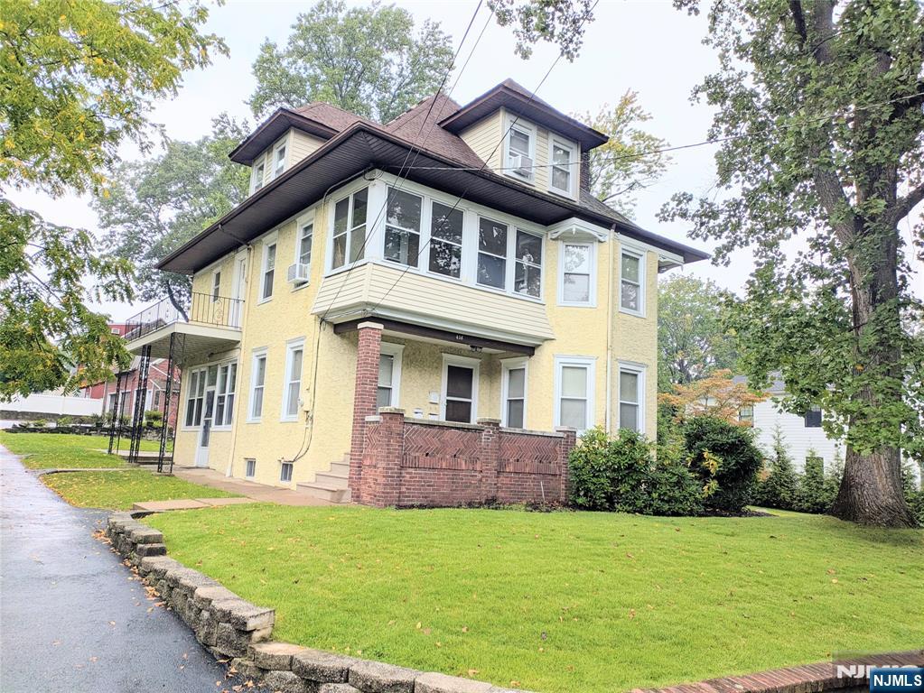 438 Van Dyke Street — photo