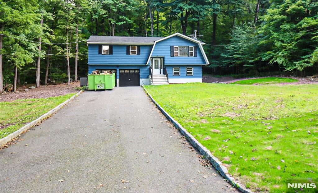 95 Longwood Lake Road — photo