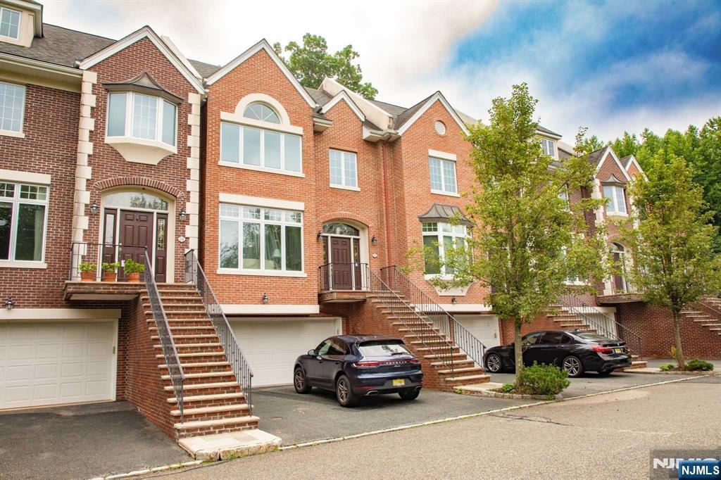 32 Candlewood Drive — photo