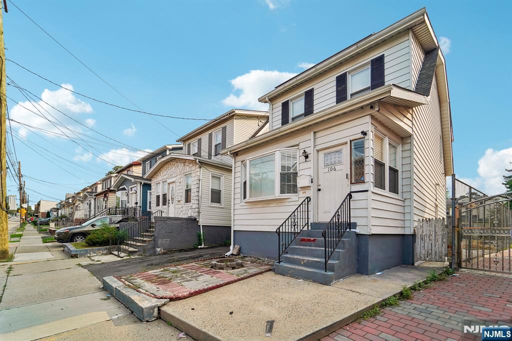 106 Paine Avenue — photo