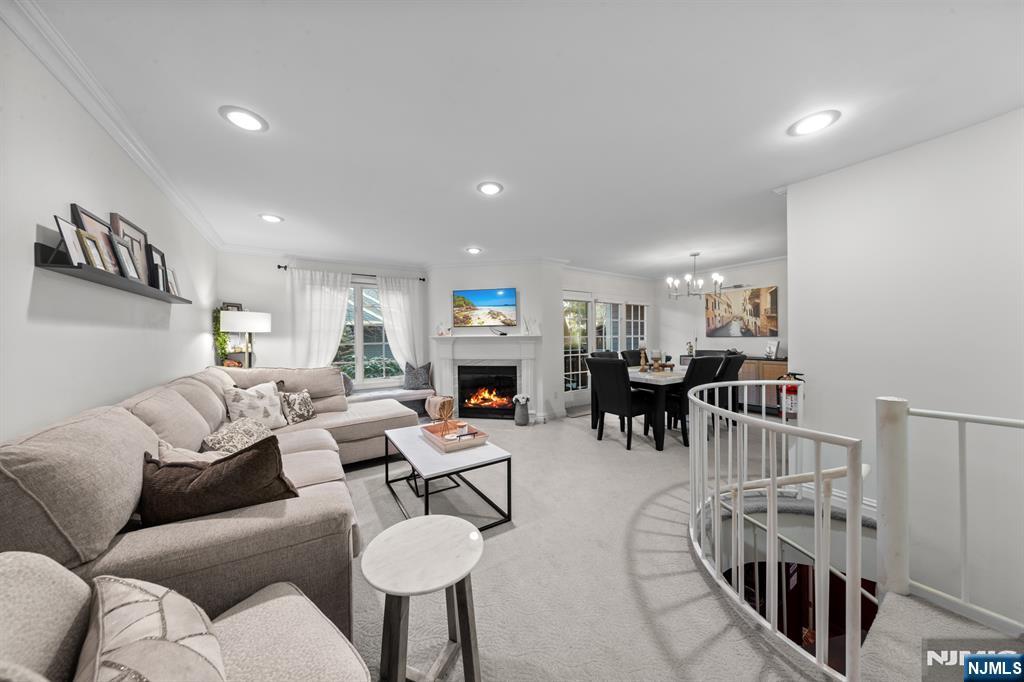 208 Cambridge Drive — photo