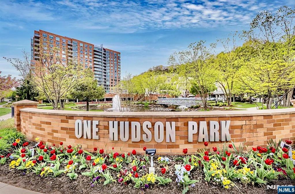 1709 Hudson Park — photo