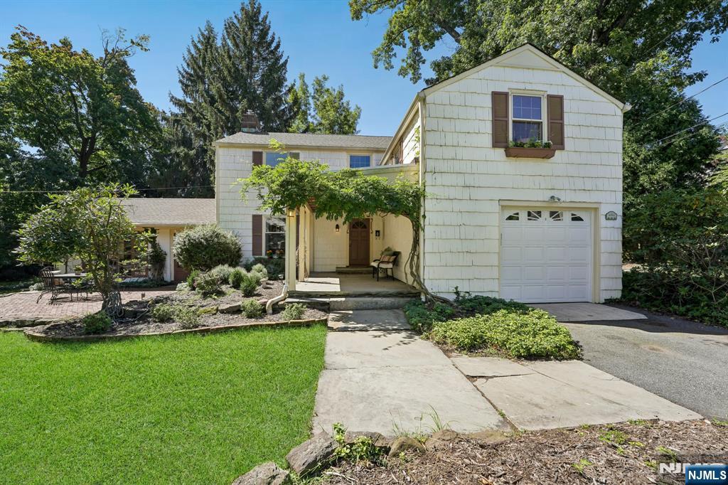 1 Seneca Place — photo
