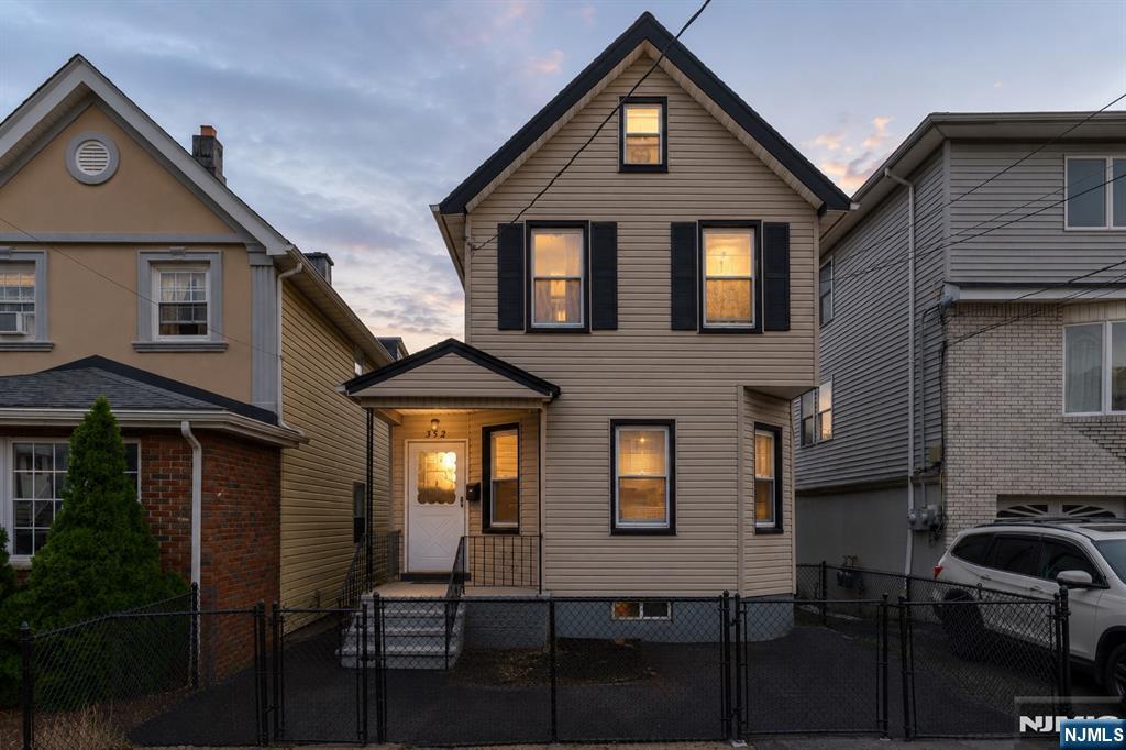 352 Forest Street — photo