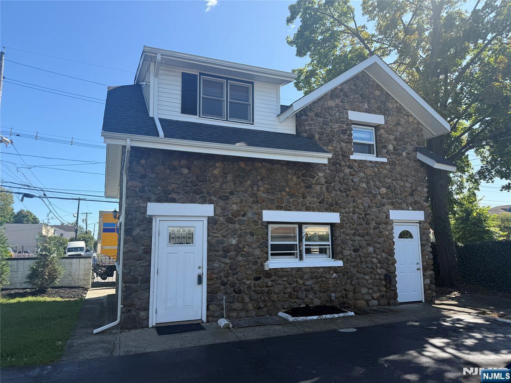 5-21 Berdan Avenue 1 — photo