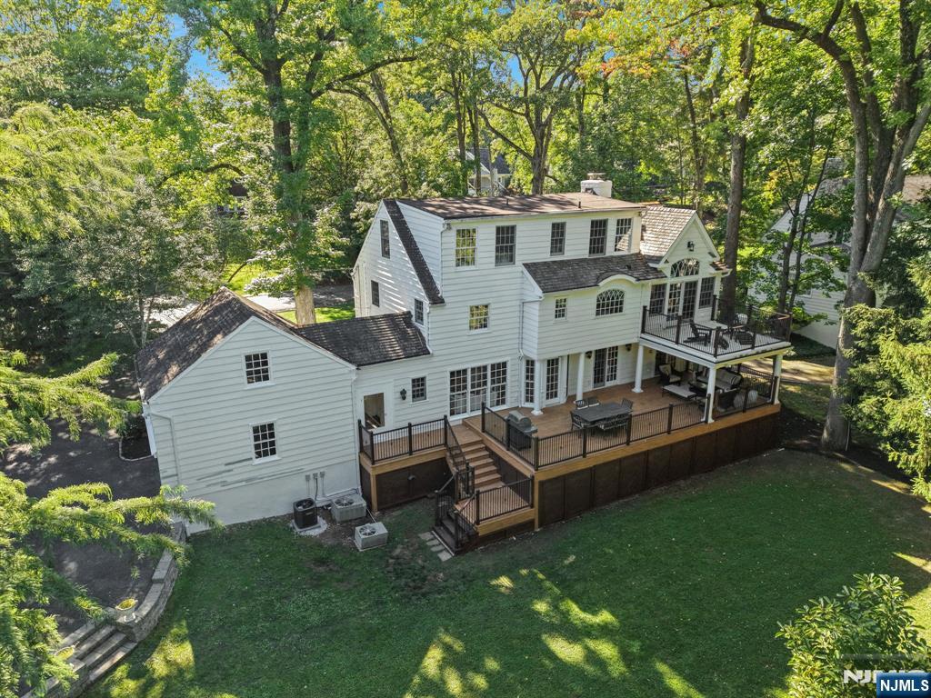 10 Delwick Lane — photo