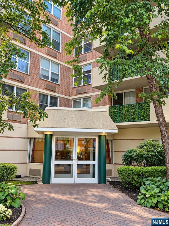 200 Grand Cove Way — photo