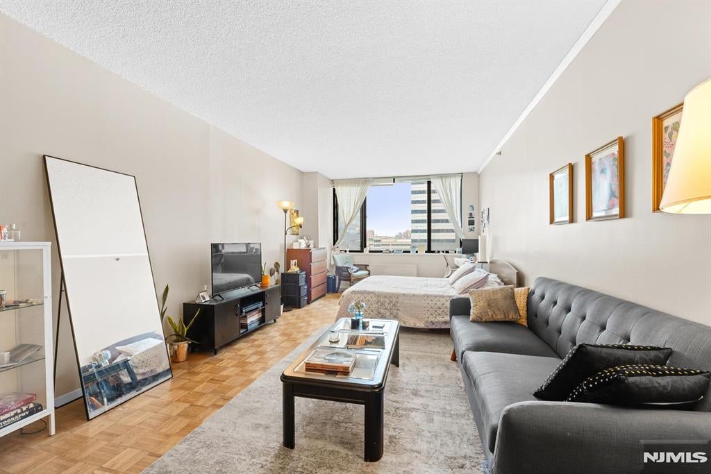 45 S River Drive 808 — photo