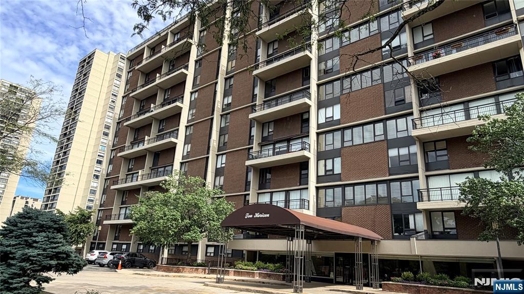 2 Horizon Road — photo