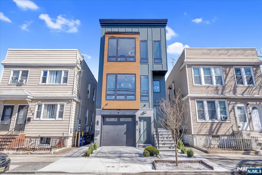 206 Clendenny Avenue 2 — photo